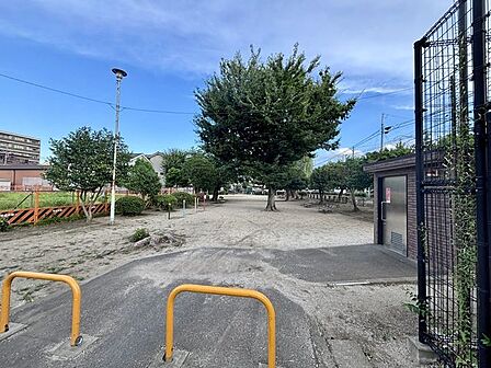 青木町2丁目公園 250m