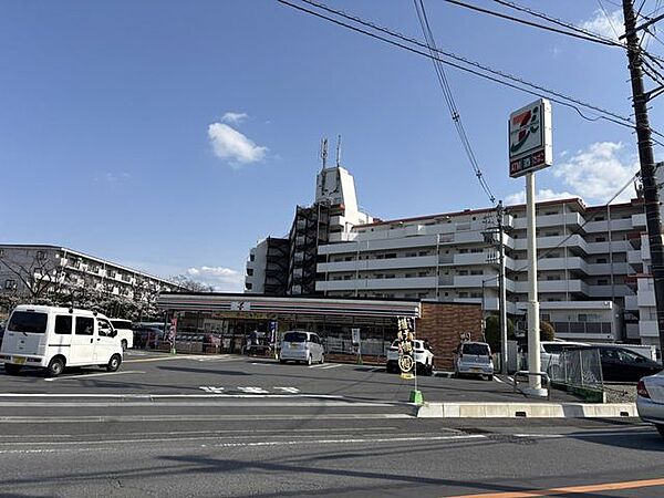 セブンイレブン 川口根岸小学校前店 80m