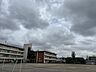 周辺：川口市立南鳩ヶ谷小学校 650m