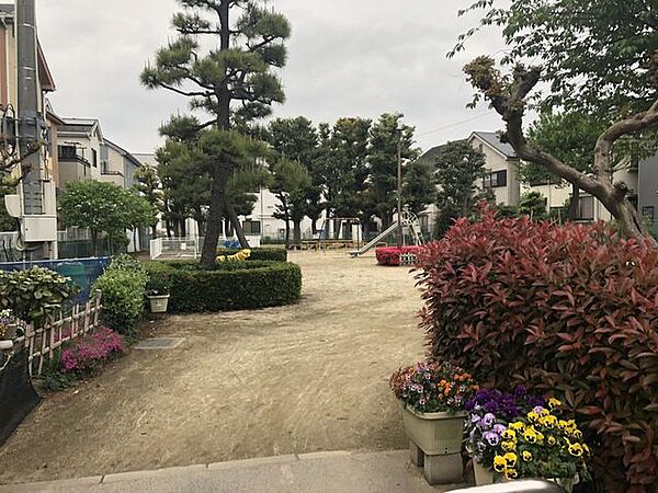 小山二丁目ふれあい広場 310m