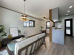 京都市山科区椥辻番所ケ口町　中古一戸建て 5LDKのリビング/ダイニング