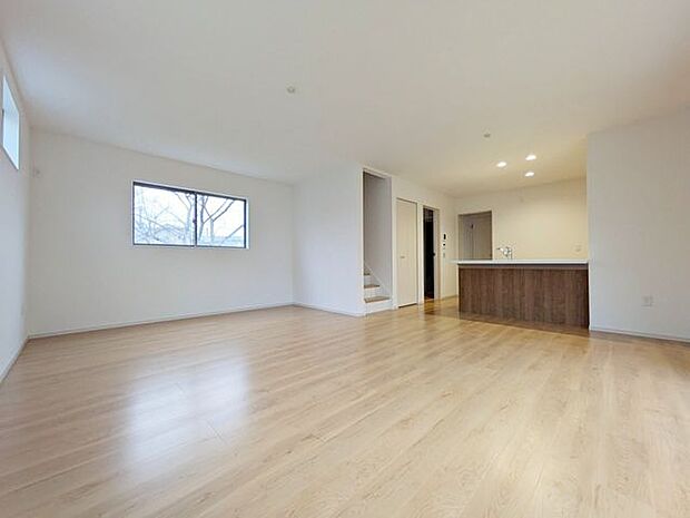 公園が徒歩約10分圏内にありお子様の遊び場が近くにある環境です