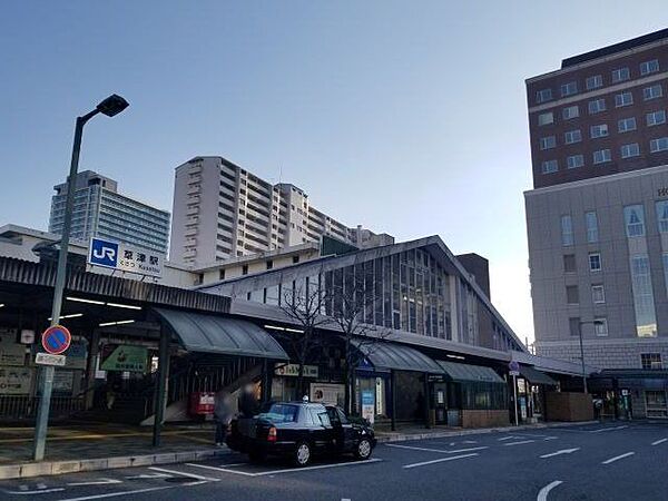 草津駅(JR西日本 東海道本線) 2040m