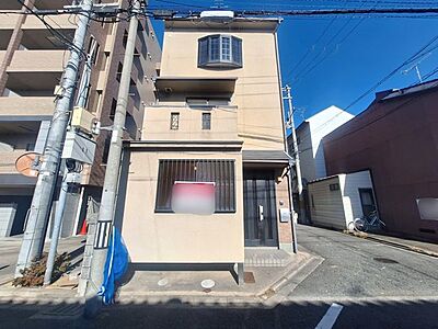 外観:しっかりとした造りの外観は、安心感を与える堅牢なデザインです。長く住み続けられる住まいです。 外観:しっかりとした造りの外観は、安心感を与える堅牢なデザインです。長く住み続けられる住まいです。