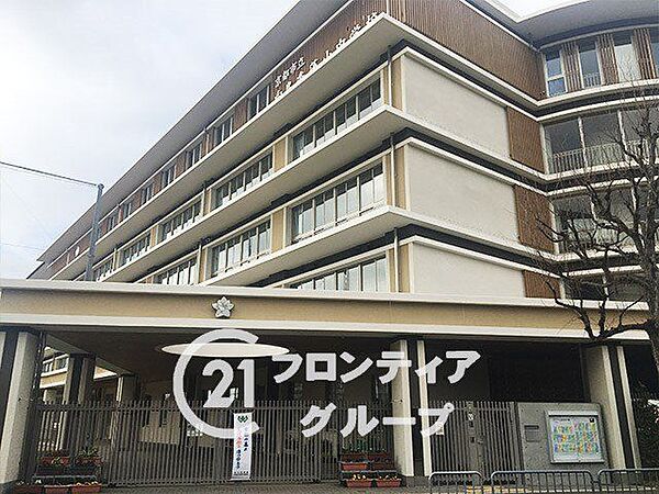 向島秀蓮小中学校（初等部） 徒歩6分。 480m