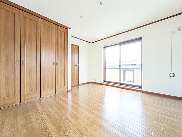 遊び心をくすぐるデザインの子ども部屋は、お子様の想像力を育む楽しい空間です。