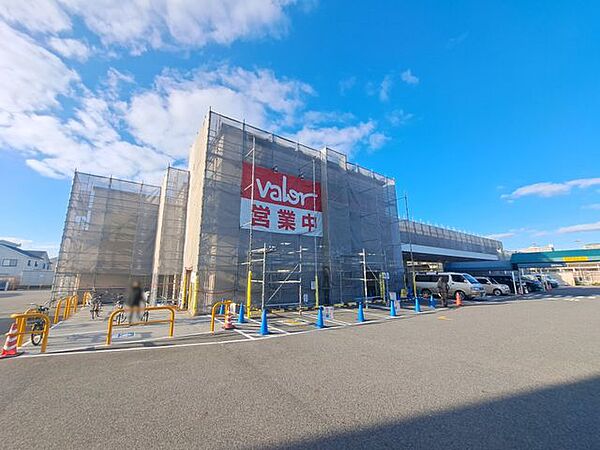 バロー栗東苅原店 徒歩11分。 830m