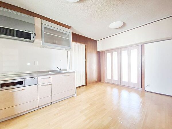 広々としたリビングで、明るい日が差し込みます！