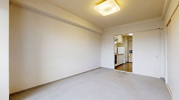 寝室にも客間にも利用可能な和室がございます。ダイエー瀬田店まで徒歩8分で毎日のお買い物にも便利な立地。瀬田東小学校まで徒歩約9分です。