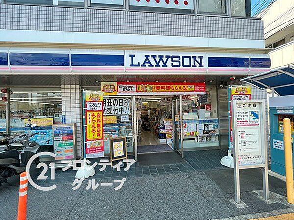 徒歩3分。ローソン大萱1丁目店 220m