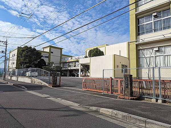 大津市立日吉中学校 徒歩12分。 900m