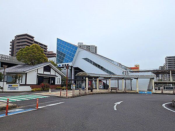 栗東駅(JR西日本 東海道本線) 徒歩3分。 240m