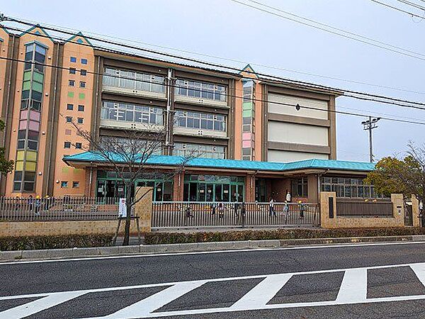栗東市立大宝東小学校 徒歩13分。 970m