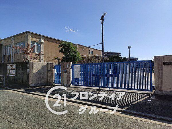 京都市立池田東小学校 徒歩8分。 610m