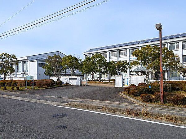 守山市立明富中学校 徒歩39分。 3070m