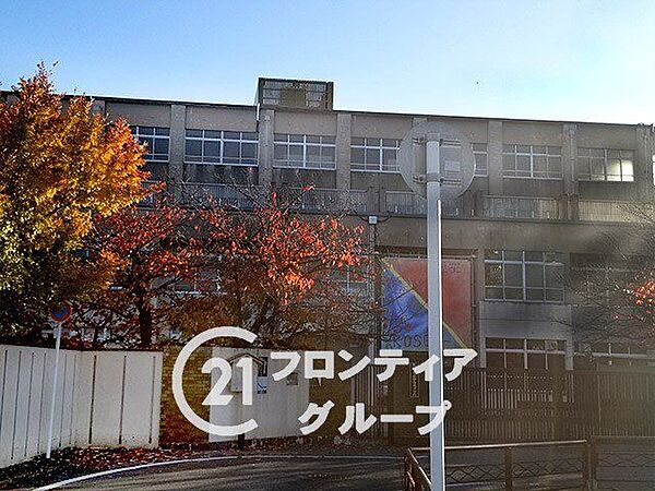京都市立向島東中学校 徒歩3分。 220m
