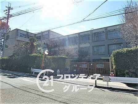 京都市立山階小学校 徒歩4分。 310m