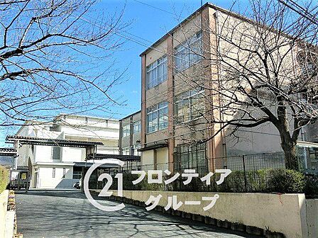 京都市立安祥寺中学校 徒歩3分。 170m