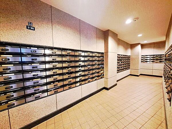はじめてのマイホーム購入は、わからないことだらけで当然です。資金計画から物件選びまで、順を追ってスタッフが一緒に考えていきます