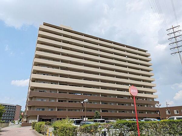 住まい選びは、価格や立地だけでなく、将来の暮らし方まで含めて考えることが大切です。今の段階で気になっていることを、まずスタッフに話してみてください