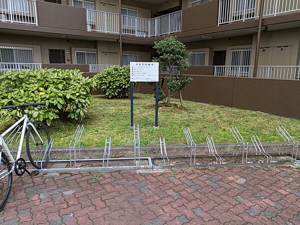 住まい選びは、価格や立地だけでなく、将来の暮らし方まで含めて考えることが大切です。今の段階で気になっていることを、まずスタッフに話してみてください