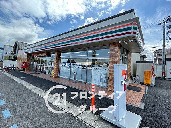 徒歩12分。セブンイレブン草津若草店 930m
