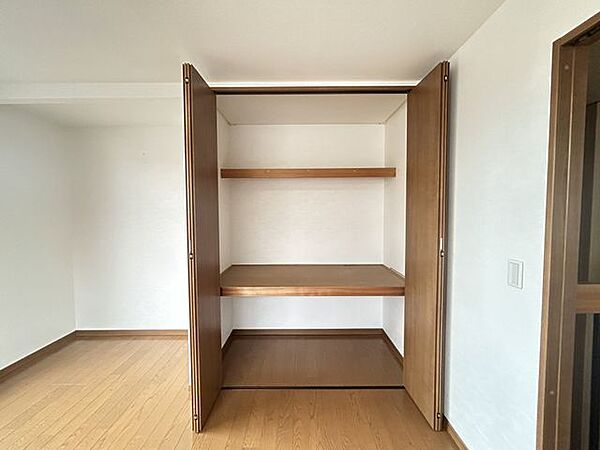 住まい選びは、価格や立地だけでなく、将来の暮らし方まで含めて考えることが大切です。今の段階で気になっていることを、まずスタッフに話してみてください