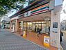 周辺：セブンイレブン京都大石橋店 徒歩5分。 360m