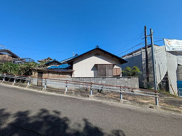 住まい選びは、価格や立地だけでなく、将来の暮らし方まで含めて考えることが大切です。今の段階で気になっていることを、まずスタッフに話してみてください