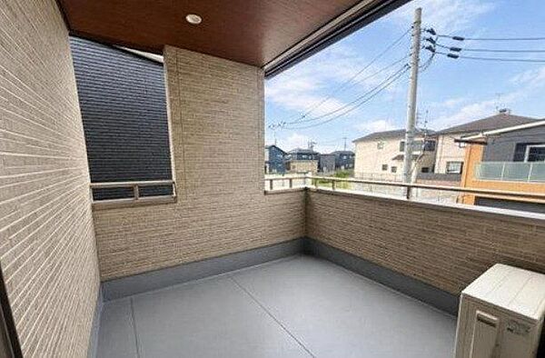 はじめてのマイホーム購入は、わからないことだらけで当然です。資金計画から物件選びまで、順を追ってスタッフが一緒に考えていきます