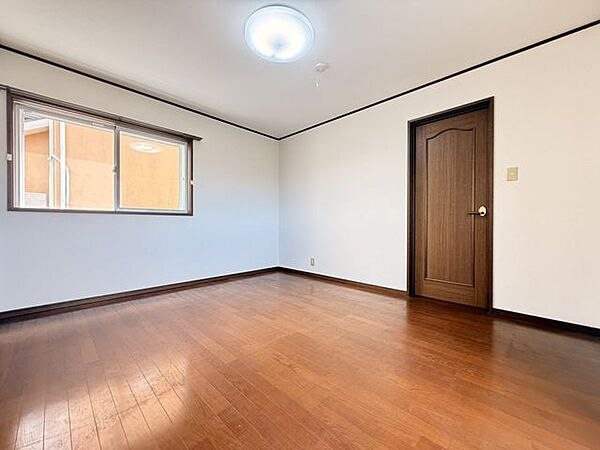 住まい探しで後悔しないためのポイントをスタッフがお伝えします。検討中の方もそうでない方も、まずは一度お話を聞かせてください