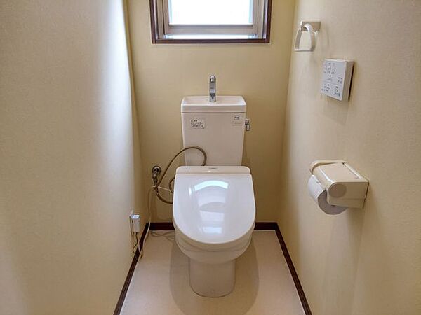 はじめてのマイホーム購入は、わからないことだらけで当然です。資金計画から物件選びまで、順を追ってスタッフが一緒に考えていきます