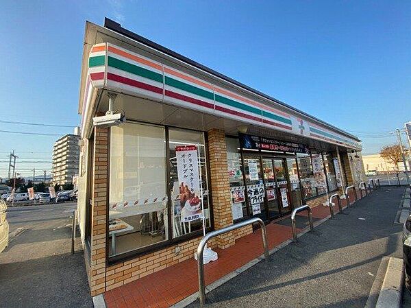 徒歩6分。セブンイレブン琵琶湖大橋西口店 480m