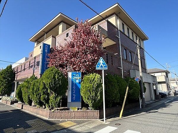 内田橋ファミリークリニック【診療科目】内科、循環器内科、小児科　【診療時間】午前9時～12時15分、木曜のみ午後14時～15時半、午後16時～19時　【休診日】日曜、祝日、水・土曜午後 190m