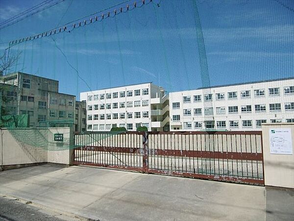 名古屋市立明治小学校◆昭和11年に明治尋常小学校として開校し、平成27年に創立80周年◆全国でも珍しいスクールカウンセラーが常勤しています。 210m