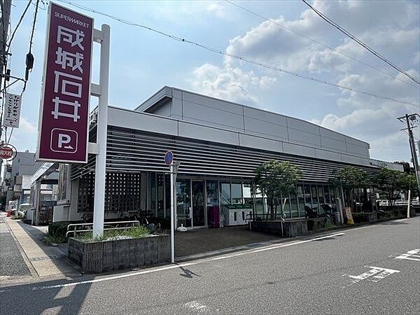 成城石井 石川橋店高級住宅街エリア。「いりなか駅」出口2から徒歩約14分。【営業時間】10時～23時　【駐車場】あり 980m