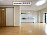 リビング/ダイニング：家族の会話が弾む明るい住空間。