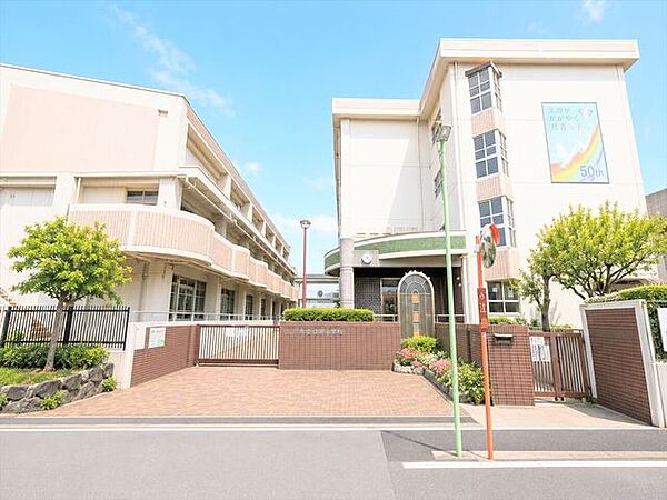 名古屋市立津賀田中学校教育目標　自らのよさを伸ばし、主体的に未来を生き抜く、心豊かな生徒を育成する 670m