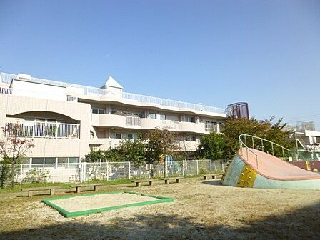 大生幼児園【大生幼児園】<保育の目標>丈夫な体で思いやる心、自分で考える力を養おう。定員130名の認可園幼稚園のようにいろいろ経験のできる幼児園です。 730m