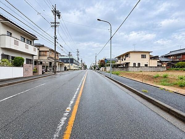 緩やかな傾斜となっています。市営バス「東浦通」停　徒歩約3分