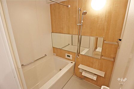 トイレリノベーションにより交換済です。温水洗浄便座付です。