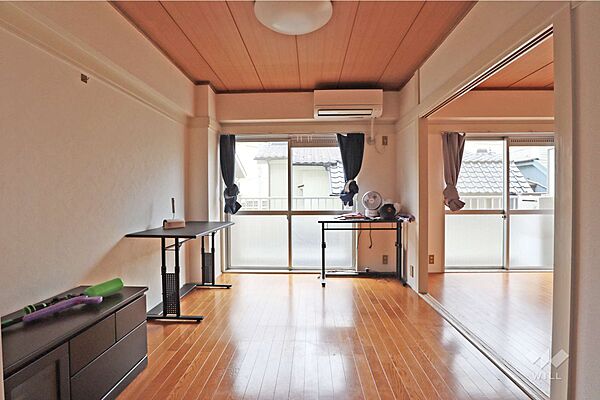 東側洋室約6.0帖