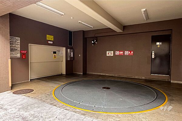 敷地内駐車場（屋内機械式）
