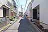 外観：物件の東側前面道路（北側から）［2026年9月25日撮影］