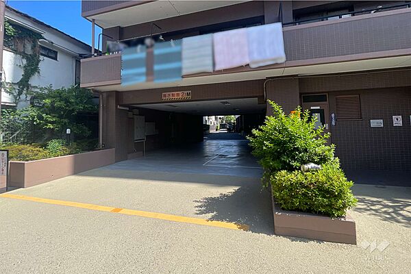 駐車場の出入口