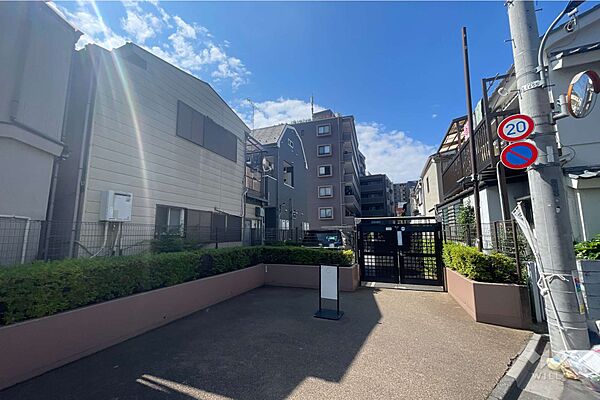 敷地北側の出入口