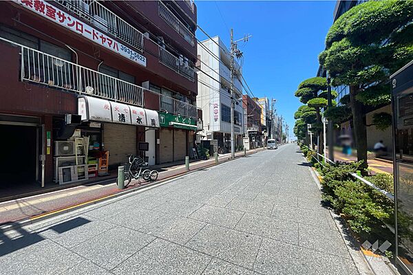 敷地東側の前面道路