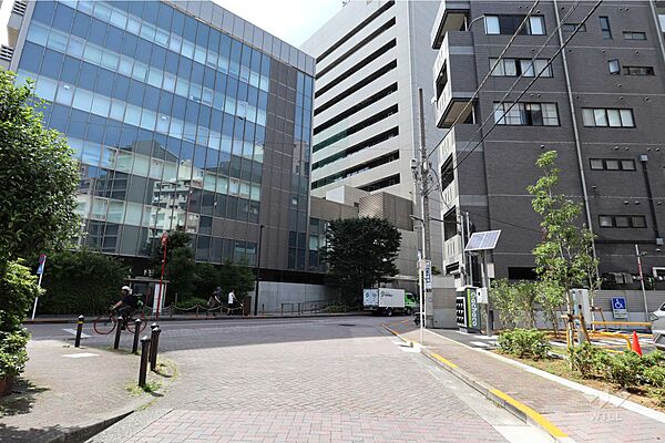 敷地北東側の前面道路