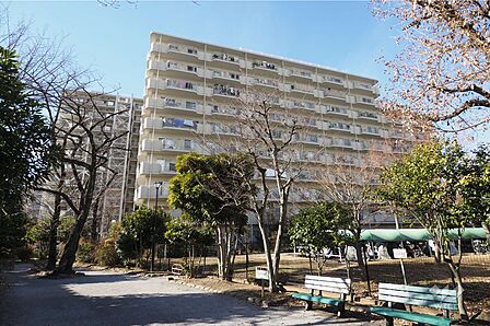 蓮根ファミールハイツの外観(南東側から)