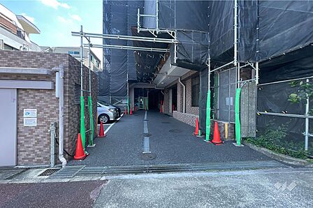 駐車場の出入り口